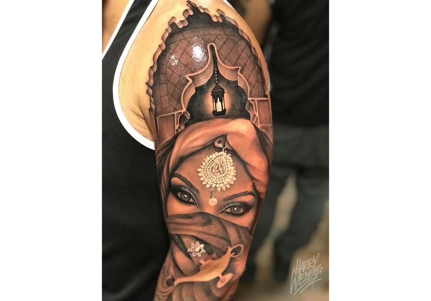 Orientalische Szenerie auf Oberarm